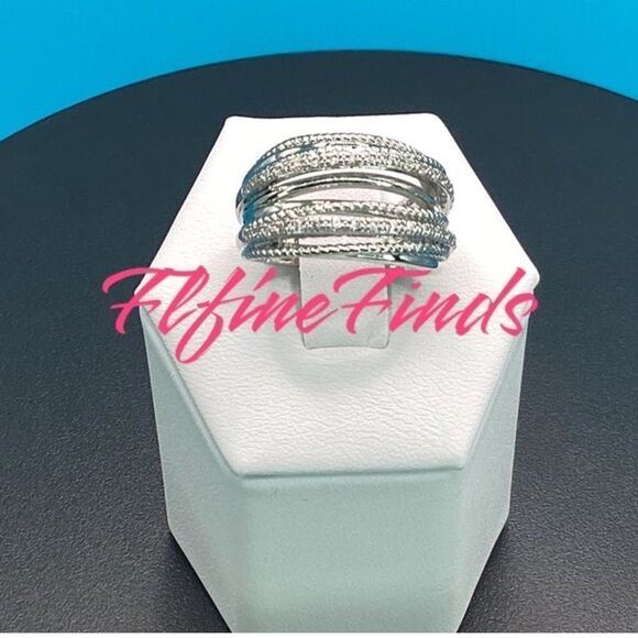 💎⭐️Stacked melee  paved Cz Diamond multilayered ring.💍 - Picture 15 of 15